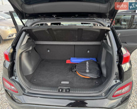 Черный Хендай Kona, объемом двигателя 0 л и пробегом 140 тыс. км за 17900 $, фото 50 на Automoto.ua