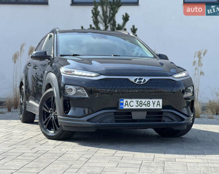 Чорний Хендай Kona, об'ємом двигуна 0 л та пробігом 100 тис. км за 16999 $, фото 2 на Automoto.ua