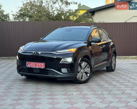 Черный Хендай Kona, объемом двигателя 0 л и пробегом 70 тыс. км за 16499 $, фото 85 на Automoto.ua