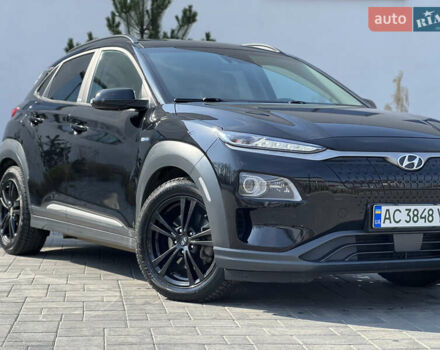 Чорний Хендай Kona, об'ємом двигуна 0 л та пробігом 100 тис. км за 16999 $, фото 4 на Automoto.ua