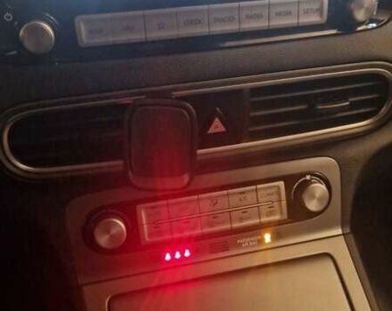 Черный Хендай Kona, объемом двигателя 0 л и пробегом 49 тыс. км за 17699 $, фото 2 на Automoto.ua