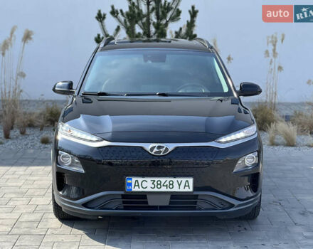 Чорний Хендай Kona, об'ємом двигуна 0 л та пробігом 100 тис. км за 16999 $, фото 7 на Automoto.ua