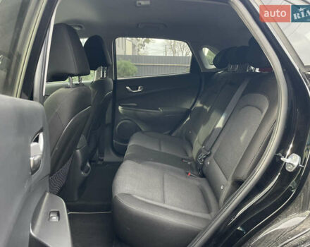 Черный Хендай Kona, объемом двигателя 0 л и пробегом 34 тыс. км за 19800 $, фото 47 на Automoto.ua