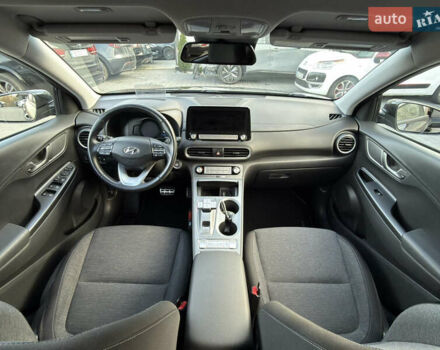 Черный Хендай Kona, объемом двигателя 0 л и пробегом 137 тыс. км за 16800 $, фото 14 на Automoto.ua