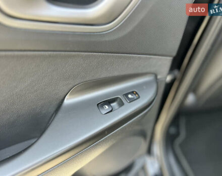 Чорний Хендай Kona, об'ємом двигуна 0 л та пробігом 100 тис. км за 16999 $, фото 25 на Automoto.ua