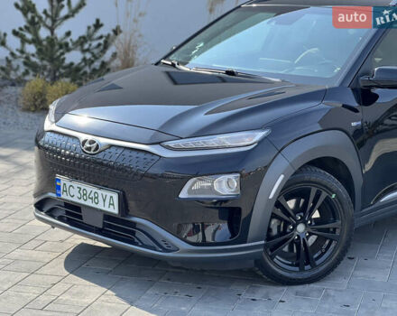 Чорний Хендай Kona, об'ємом двигуна 0 л та пробігом 100 тис. км за 16999 $, фото 12 на Automoto.ua