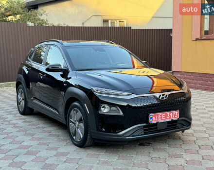 Черный Хендай Kona, объемом двигателя 0 л и пробегом 70 тыс. км за 16499 $, фото 4 на Automoto.ua