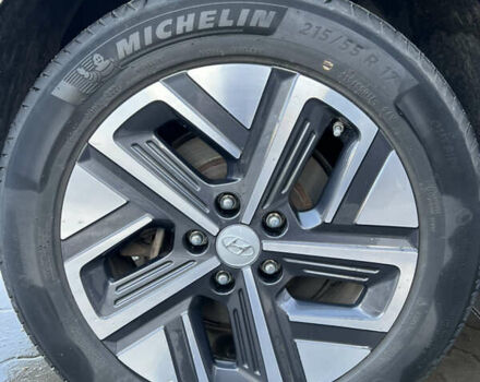 Черный Хендай Kona, объемом двигателя 0 л и пробегом 148 тыс. км за 18700 $, фото 8 на Automoto.ua