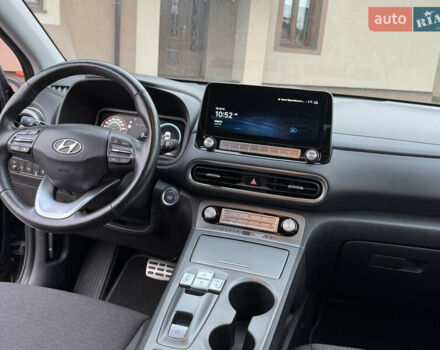 Черный Хендай Kona, объемом двигателя 0 л и пробегом 64 тыс. км за 17500 $, фото 15 на Automoto.ua