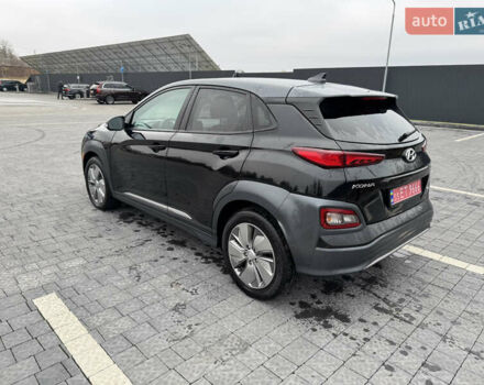Чорний Хендай Kona, об'ємом двигуна 0 л та пробігом 80 тис. км за 15800 $, фото 7 на Automoto.ua