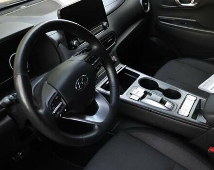 Черный Хендай Kona, объемом двигателя 0 л и пробегом 141 тыс. км за 18350 $, фото 9 на Automoto.ua