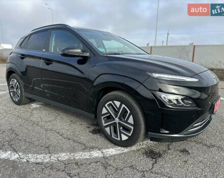 Черный Хендай Kona, объемом двигателя 0 л и пробегом 61 тыс. км за 18100 $, фото 5 на Automoto.ua