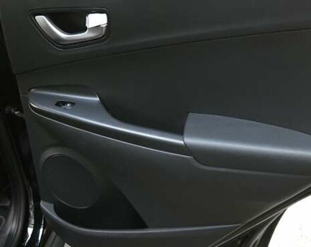 Черный Хендай Kona, объемом двигателя 0 л и пробегом 141 тыс. км за 18350 $, фото 19 на Automoto.ua