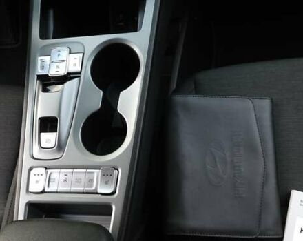 Черный Хендай Kona, объемом двигателя 0 л и пробегом 141 тыс. км за 18350 $, фото 8 на Automoto.ua