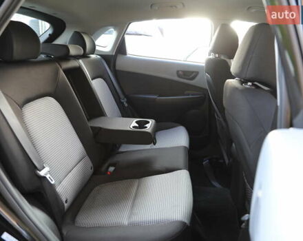 Черный Хендай Kona, объемом двигателя 2 л и пробегом 90 тыс. км за 17000 $, фото 6 на Automoto.ua