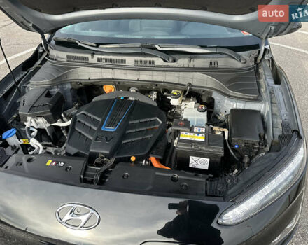 Черный Хендай Kona, объемом двигателя 0 л и пробегом 61 тыс. км за 18100 $, фото 17 на Automoto.ua