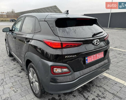 Чорний Хендай Kona, об'ємом двигуна 0 л та пробігом 80 тис. км за 15800 $, фото 10 на Automoto.ua