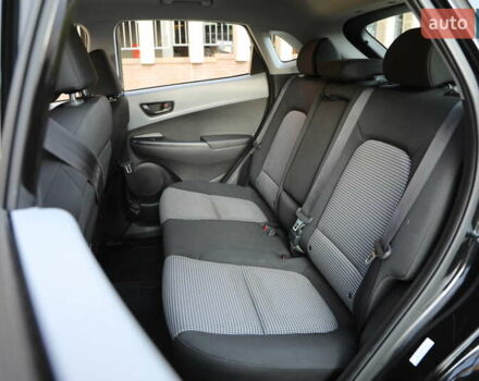 Черный Хендай Kona, объемом двигателя 2 л и пробегом 90 тыс. км за 17000 $, фото 8 на Automoto.ua