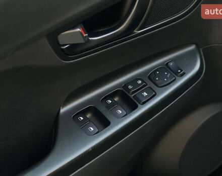 Черный Хендай Kona, объемом двигателя 1.6 л и пробегом 37 тыс. км за 21890 $, фото 6 на Automoto.ua