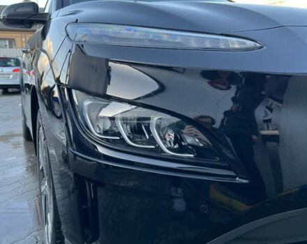 Черный Хендай Kona, объемом двигателя 0 л и пробегом 148 тыс. км за 18700 $, фото 2 на Automoto.ua