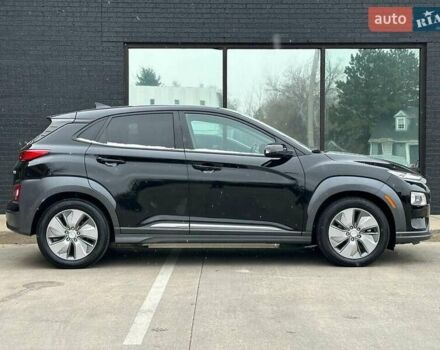 Черный Хендай Kona, объемом двигателя 0 л и пробегом 56 тыс. км за 8200 $, фото 9 на Automoto.ua