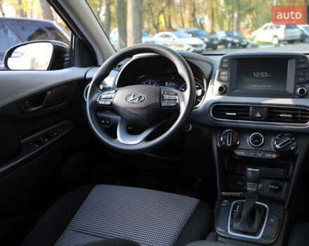 Черный Хендай Kona, объемом двигателя 2 л и пробегом 90 тыс. км за 17000 $, фото 10 на Automoto.ua