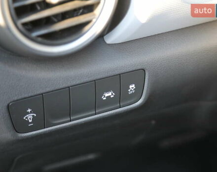 Черный Хендай Kona, объемом двигателя 2 л и пробегом 90 тыс. км за 17000 $, фото 17 на Automoto.ua