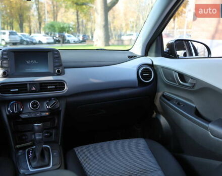 Черный Хендай Kona, объемом двигателя 2 л и пробегом 90 тыс. км за 17000 $, фото 12 на Automoto.ua