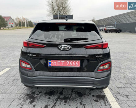 Чорний Хендай Kona, об'ємом двигуна 0 л та пробігом 80 тис. км за 15800 $, фото 6 на Automoto.ua