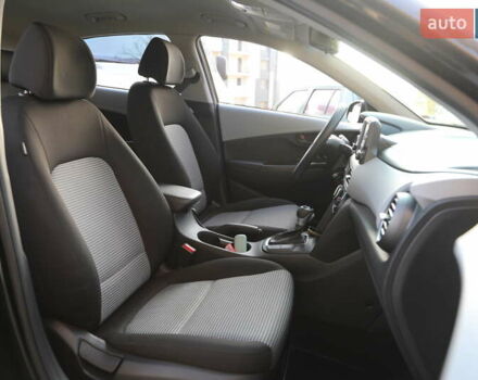 Черный Хендай Kona, объемом двигателя 2 л и пробегом 90 тыс. км за 17000 $, фото 9 на Automoto.ua