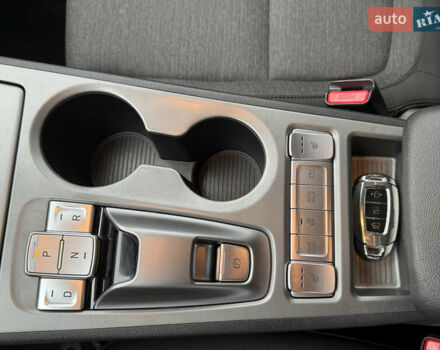 Черный Хендай Kona, объемом двигателя 0 л и пробегом 64 тыс. км за 17500 $, фото 6 на Automoto.ua