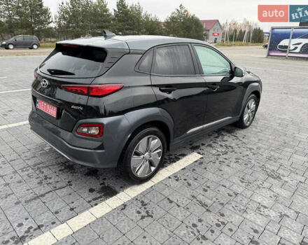 Черный Хендай Kona, объемом двигателя 0 л и пробегом 82 тыс. км за 15300 $, фото 2 на Automoto.ua