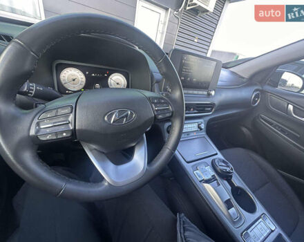 Черный Хендай Kona, объемом двигателя 0 л и пробегом 42 тыс. км за 18500 $, фото 21 на Automoto.ua