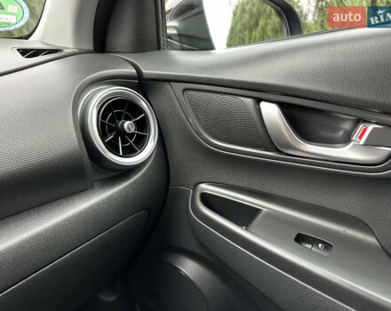 Чорний Хендай Kona, об'ємом двигуна 0 л та пробігом 54 тис. км за 16800 $, фото 9 на Automoto.ua