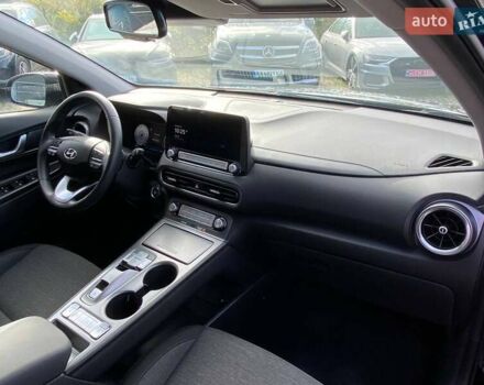 Чорний Хендай Kona, об'ємом двигуна 0 л та пробігом 5 тис. км за 21000 $, фото 9 на Automoto.ua
