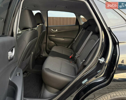 Чорний Хендай Kona, об'ємом двигуна 0 л та пробігом 16 тис. км за 18000 $, фото 10 на Automoto.ua