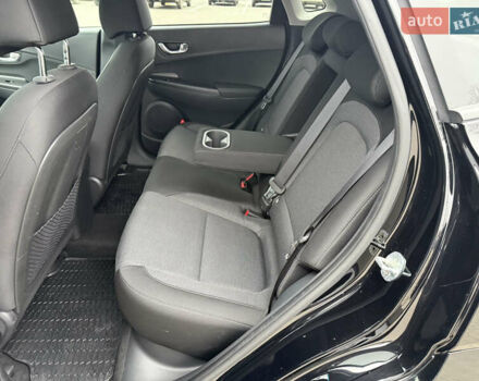 Черный Хендай Kona, объемом двигателя 0 л и пробегом 74 тыс. км за 20900 $, фото 14 на Automoto.ua