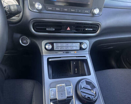 Черный Хендай Kona, объемом двигателя 0 л и пробегом 42 тыс. км за 18500 $, фото 15 на Automoto.ua