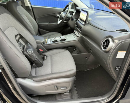 Черный Хендай Kona, объемом двигателя 0 л и пробегом 156 тыс. км за 19800 $, фото 49 на Automoto.ua