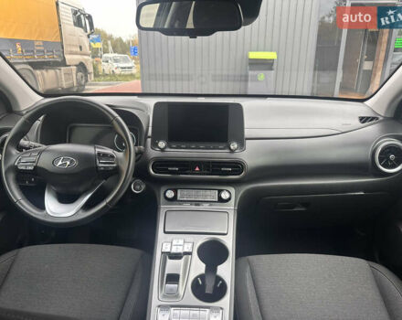 Черный Хендай Kona, объемом двигателя 0 л и пробегом 42 тыс. км за 18500 $, фото 48 на Automoto.ua