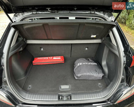 Чорний Хендай Kona, об'ємом двигуна 0 л та пробігом 54 тис. км за 16800 $, фото 27 на Automoto.ua