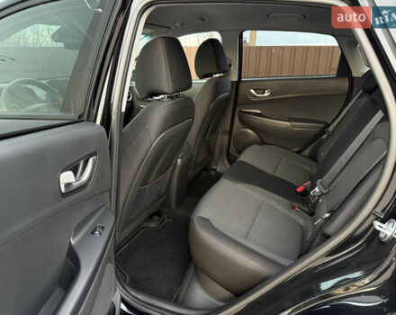 Чорний Хендай Kona, об'ємом двигуна 0 л та пробігом 16 тис. км за 18000 $, фото 11 на Automoto.ua