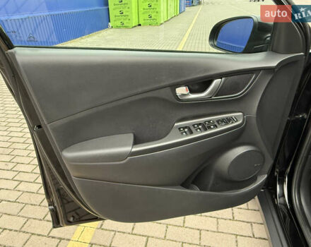 Черный Хендай Kona, объемом двигателя 0 л и пробегом 156 тыс. км за 19800 $, фото 24 на Automoto.ua