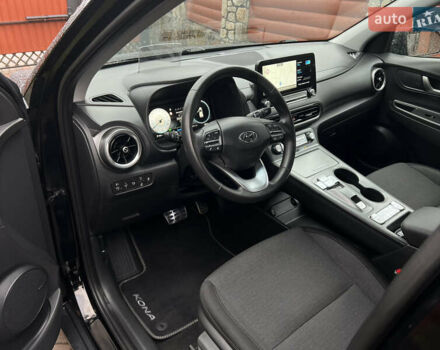 Черный Хендай Kona, объемом двигателя 0 л и пробегом 68 тыс. км за 18500 $, фото 6 на Automoto.ua