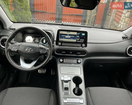 Черный Хендай Kona, объемом двигателя 0 л и пробегом 68 тыс. км за 18500 $, фото 13 на Automoto.ua