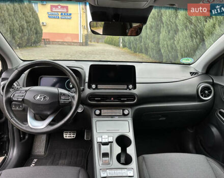 Чорний Хендай Kona, об'ємом двигуна 0 л та пробігом 54 тис. км за 16800 $, фото 30 на Automoto.ua