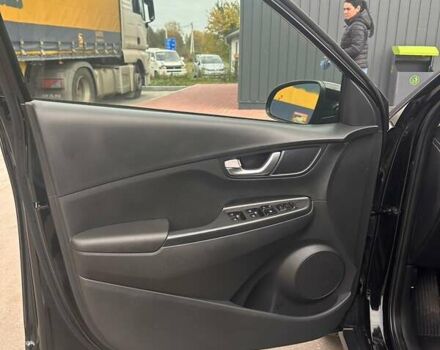 Черный Хендай Kona, объемом двигателя 0 л и пробегом 42 тыс. км за 18500 $, фото 44 на Automoto.ua