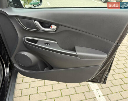 Черный Хендай Kona, объемом двигателя 0 л и пробегом 156 тыс. км за 19800 $, фото 48 на Automoto.ua