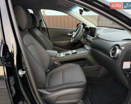 Чорний Хендай Kona, об'ємом двигуна 0 л та пробігом 16 тис. км за 18000 $, фото 14 на Automoto.ua