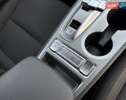 Чорний Хендай Kona, об'ємом двигуна 0 л та пробігом 16 тис. км за 18000 $, фото 16 на Automoto.ua